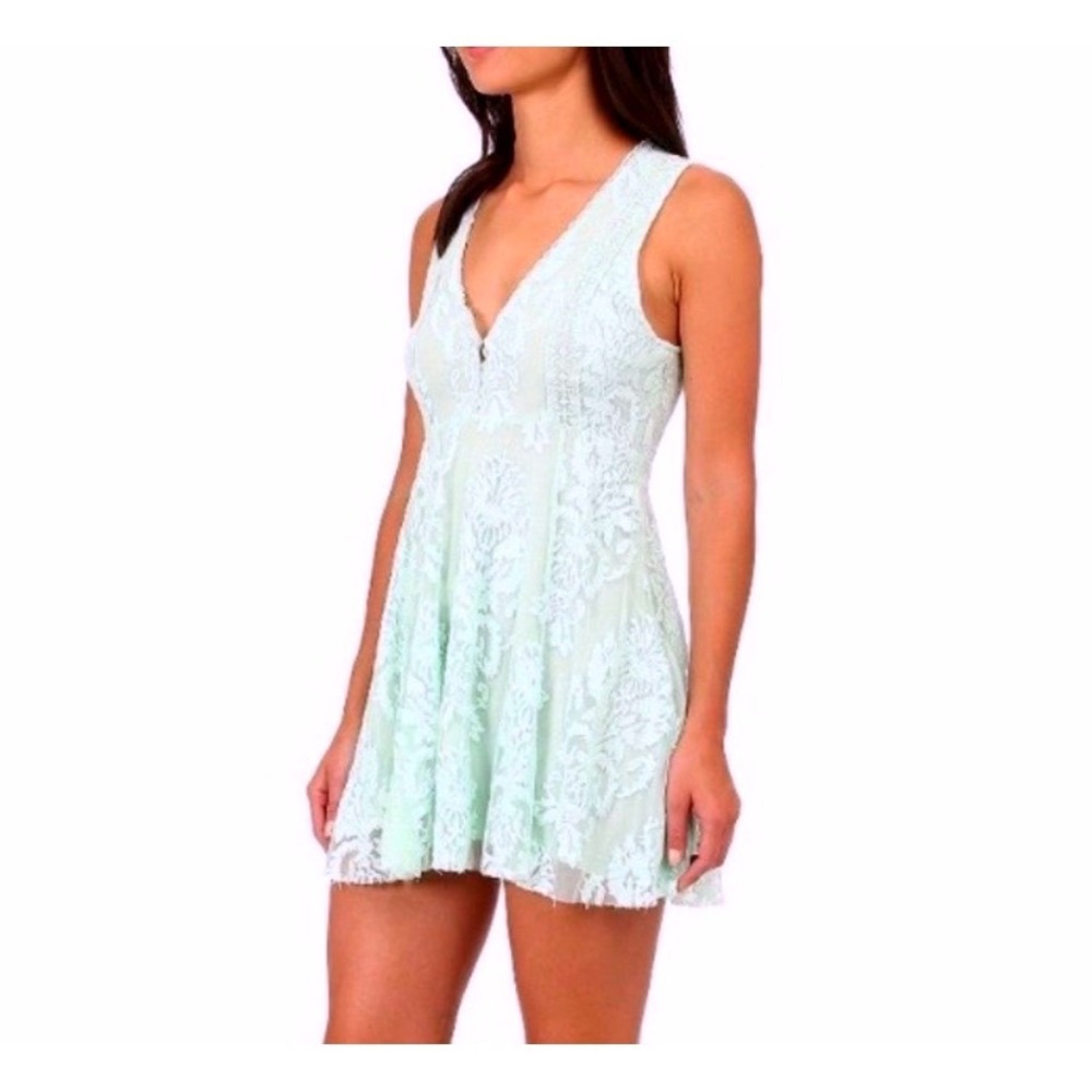 Free People Mint Green Lace Mini Dress Sleeveless V-Neck Reign Over Me Sz 0 XS